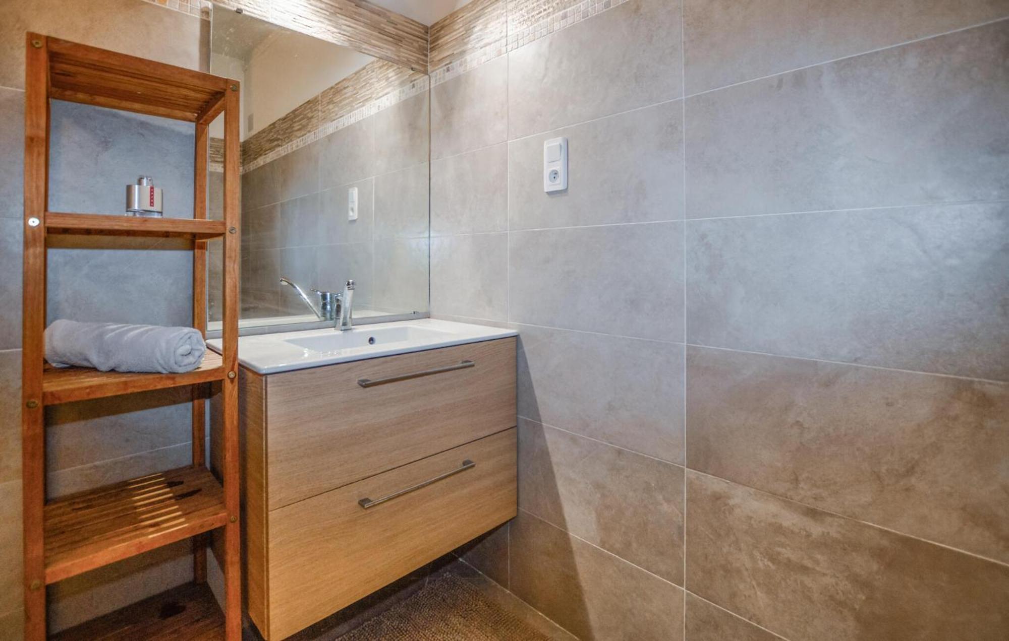Lovely Apartment In Furiani With Kitchen Buitenkant foto